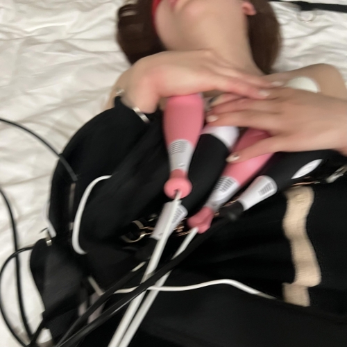 深夜の自宅で電マ研究会画像２